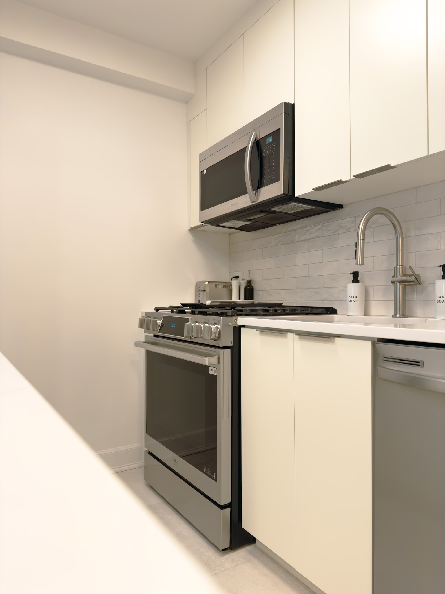Peninsula — counter and seating detail